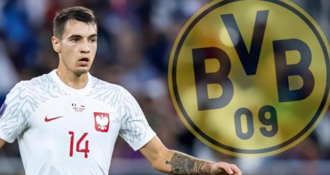 22岁波兰后防帝星闪耀世界杯，6大豪强争相抢购，却惨遭枪手截胡