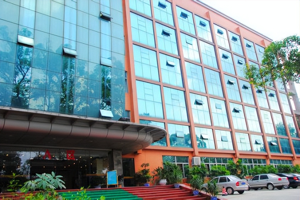 重德博学尚美笃行,重德博学勤勉尚美