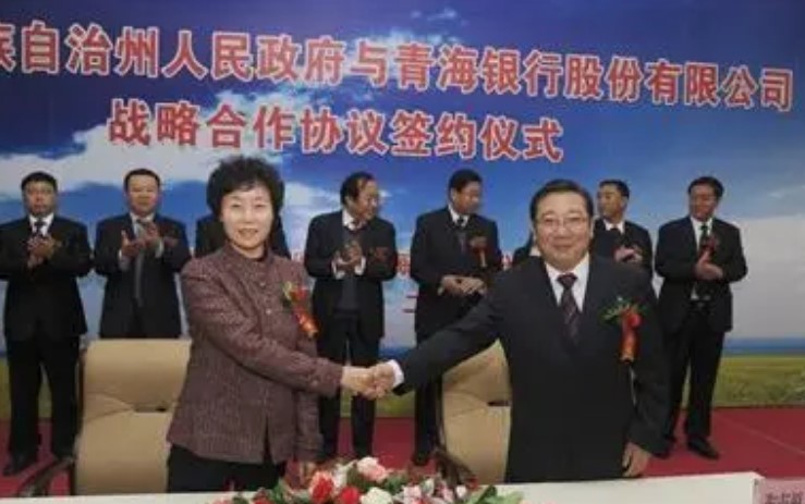 女贪官20多年老纪检：爱马仕丝巾整整一柜子，买了一套房藏匿赃物