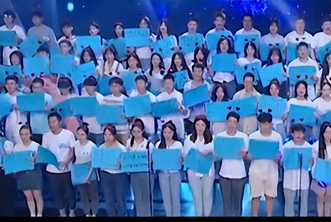 许嵩什么词被央视夸,许嵩成名曲背后的爱情故事