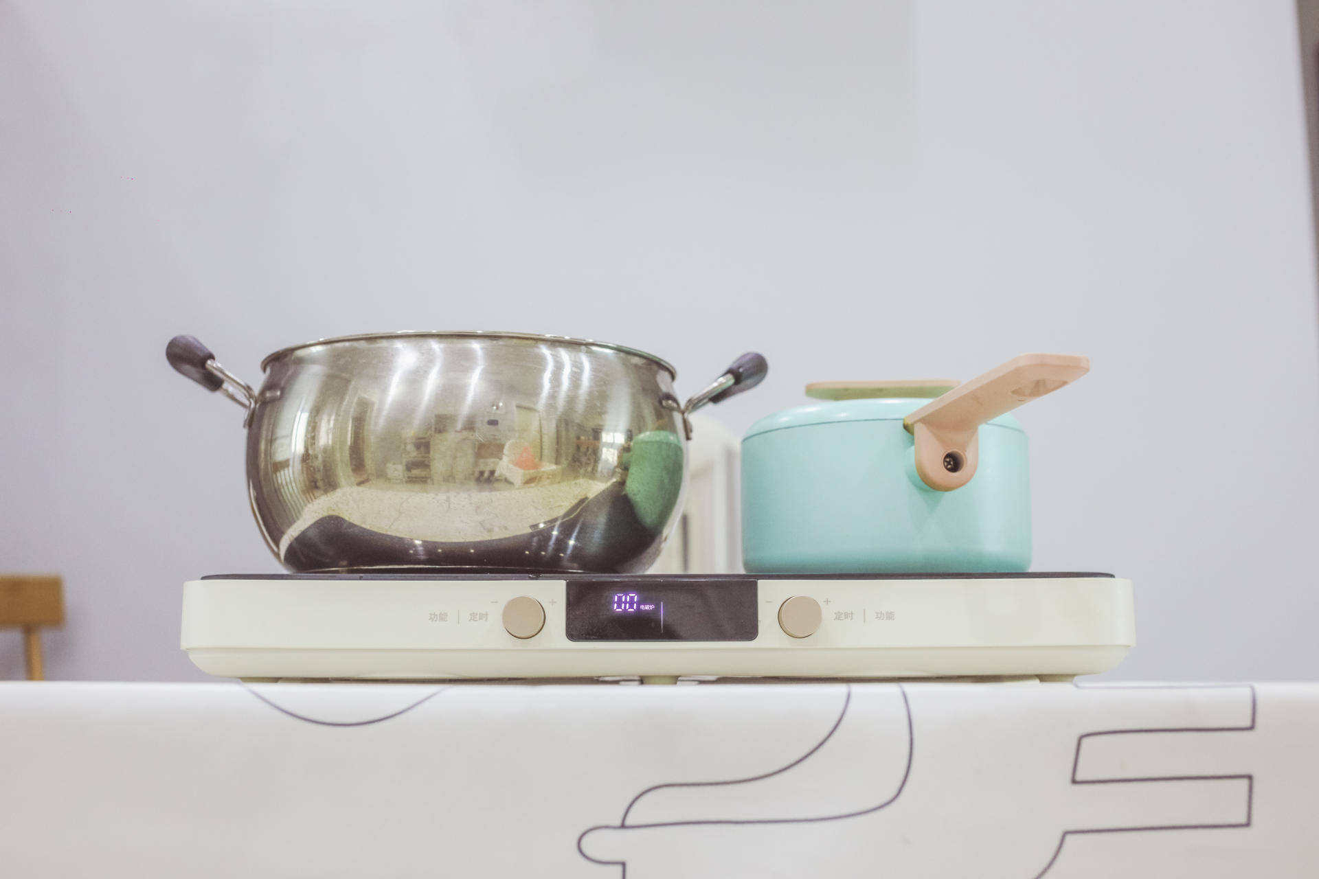 家庭聚会美食，即开即热，美味告别等待，荣事达畅嗨盘网红锅体验