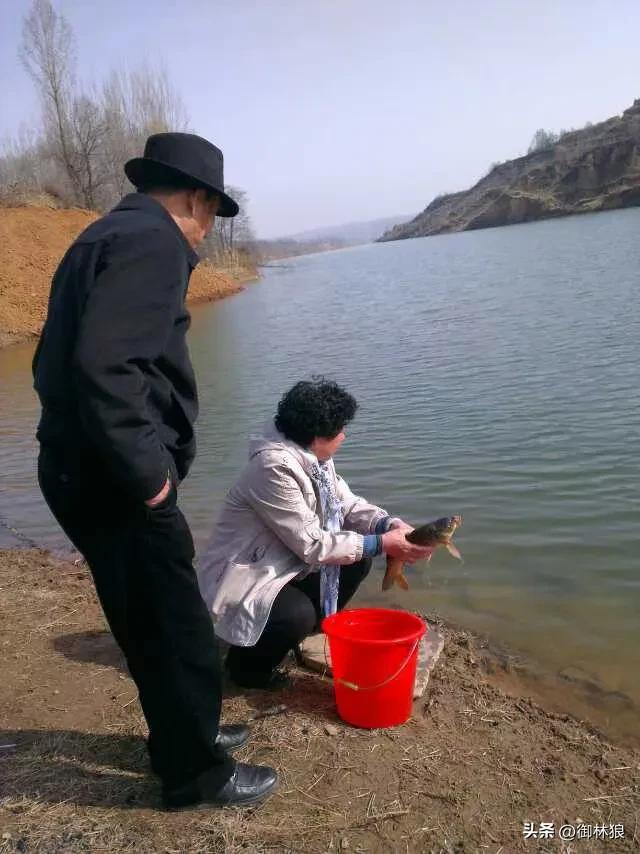 老燕窝,大门口的燕窝