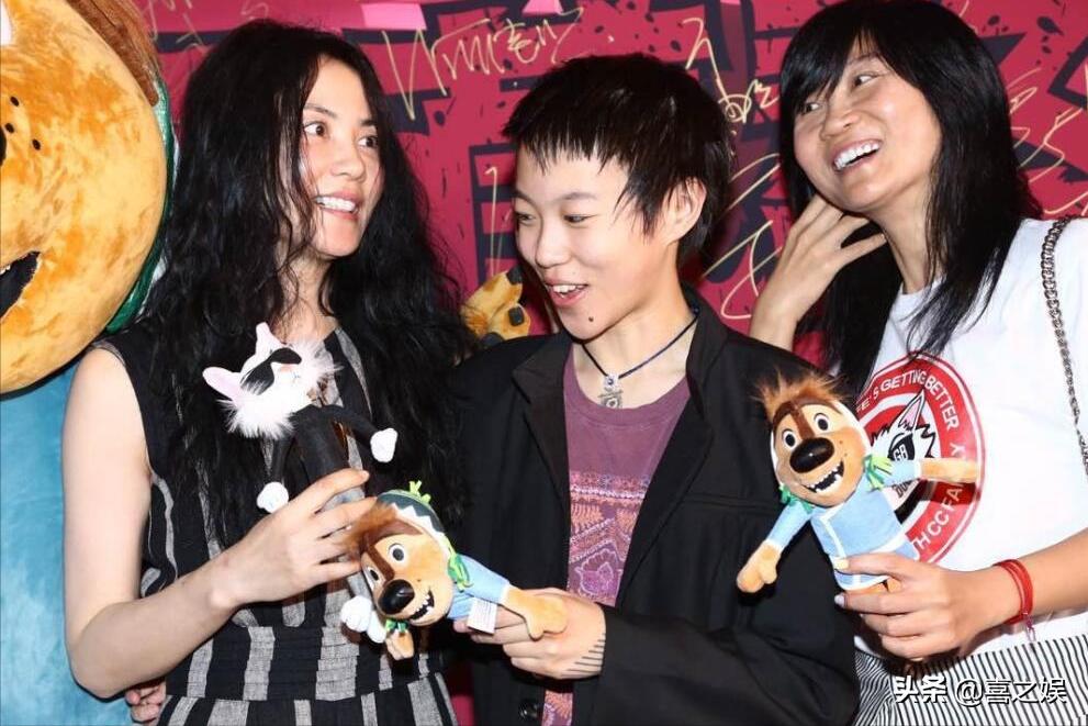 “星二代”的悲痛：王菲大女儿节目中埋头哭泣，遗产留给弟弟妹妹