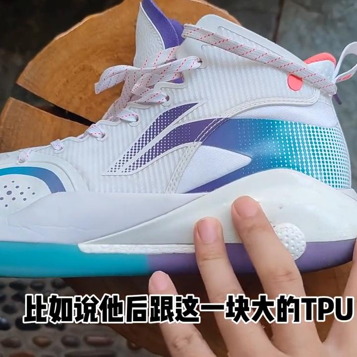 300元以下的篮球鞋实战鞋李宁,驭帅15low和驭帅15䨻哪个好