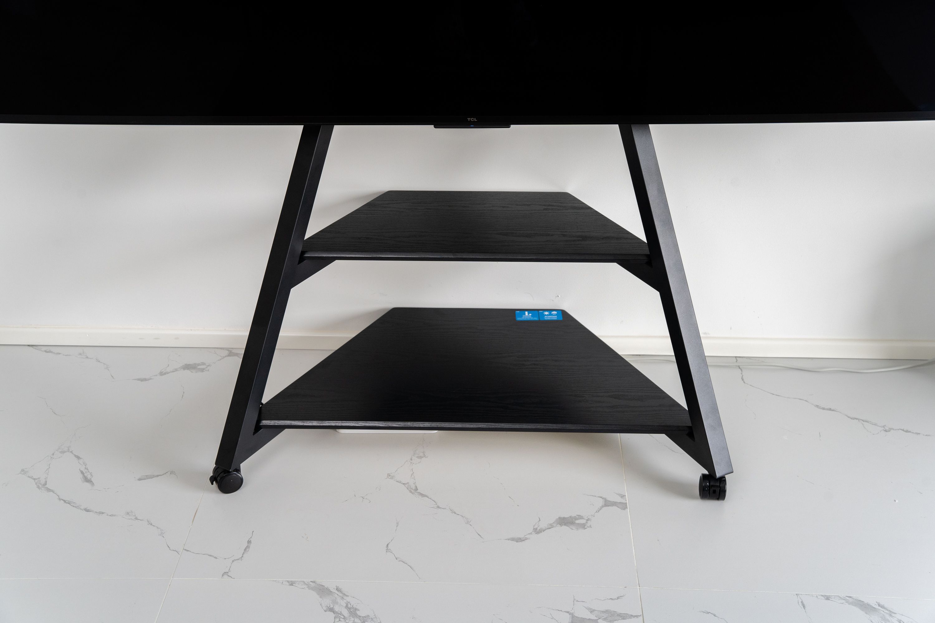 客厅要不要装电视机支架,客厅嵌入式电视支架选择