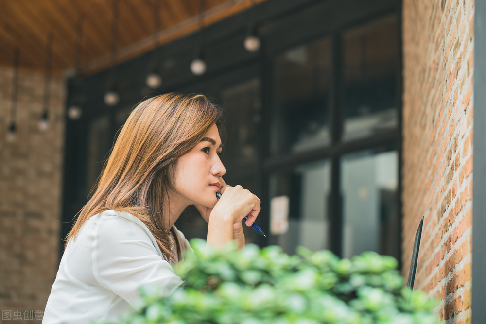 毕业三年存下100万,没有学历怎么在三年存到二十万