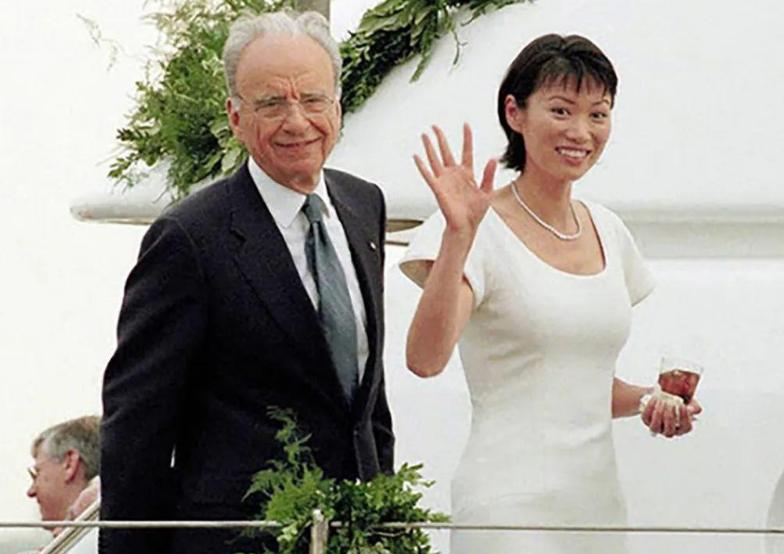 邓文迪与默多克的小女儿,邓文迪的两个女儿与默多克