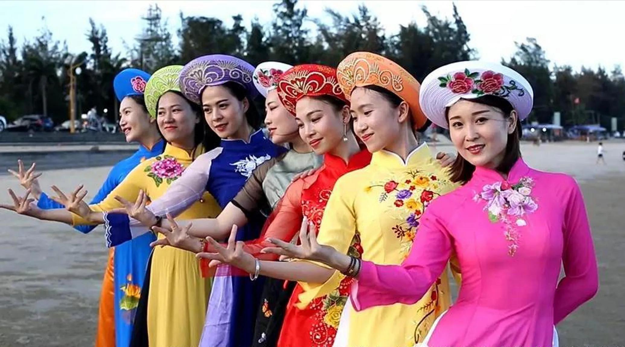 五十六个民族之柯尔克孜族服饰,五十六个民族服饰合集