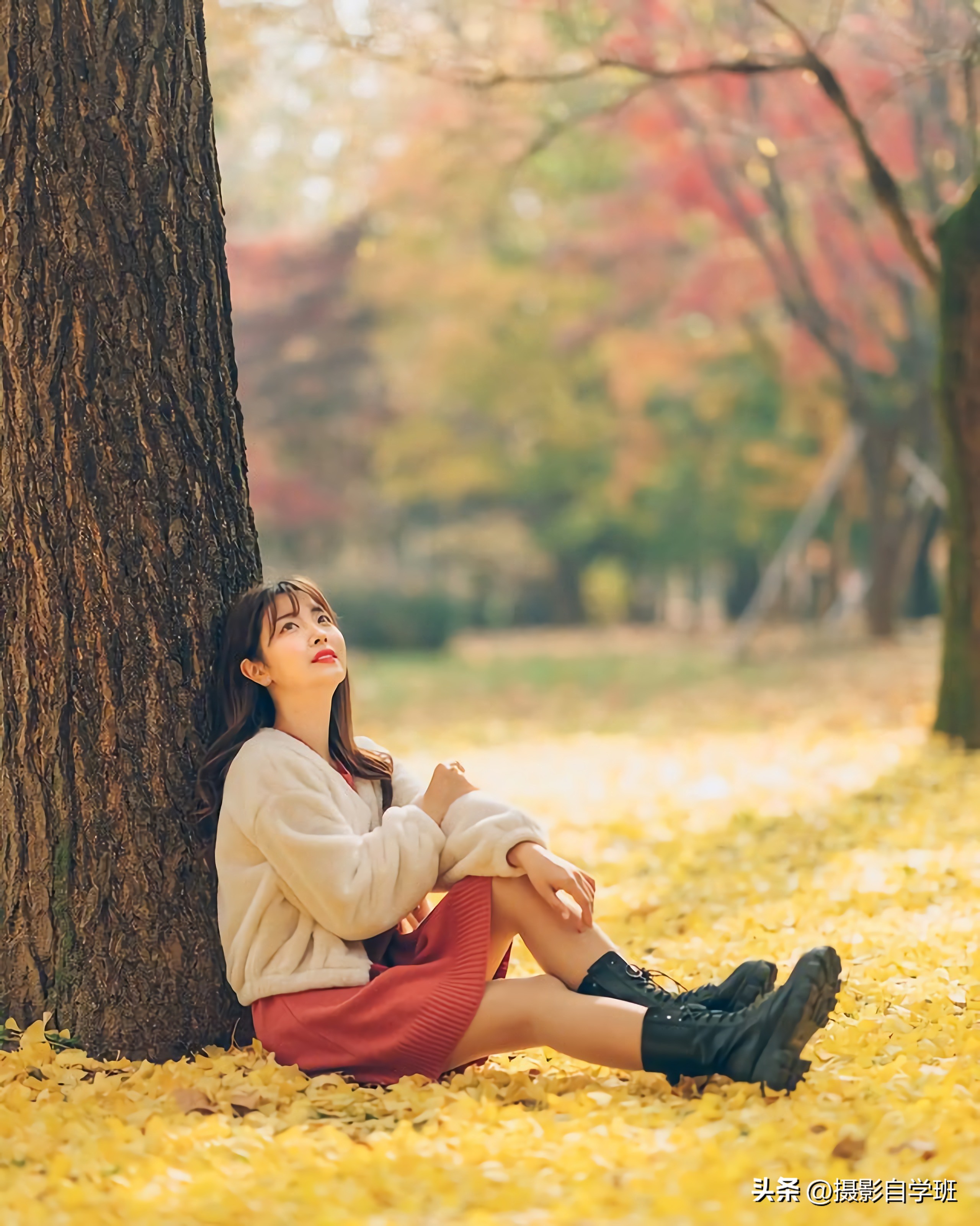 秋天拍照姿势大全高级感,秋天拍照姿势多人外景站姿