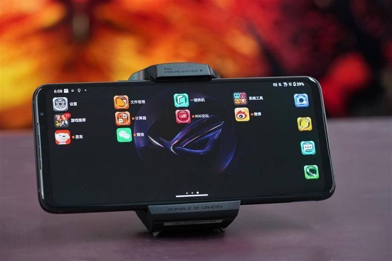 游戏手机与旗舰机买哪一款更合适,现在什么游戏手机值得入手旗舰机