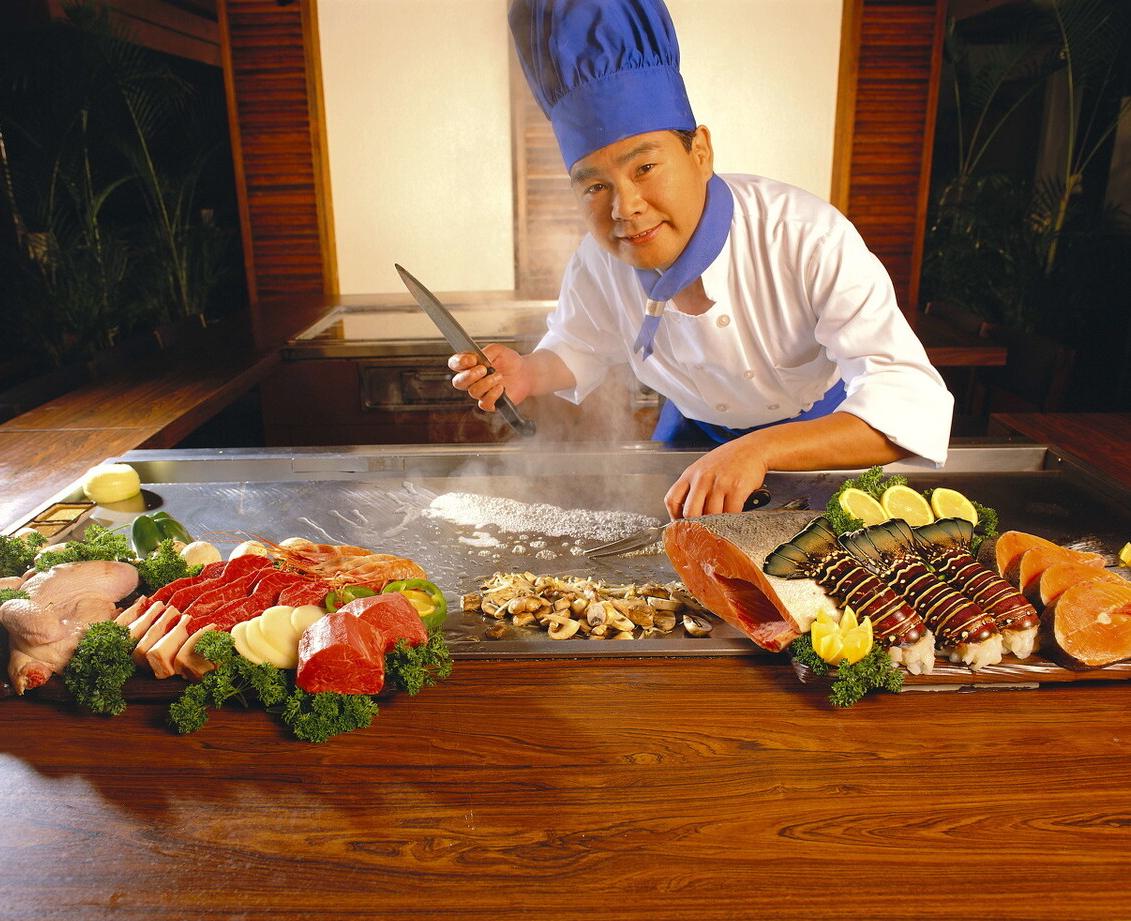 燃情铁板万物烧，烈焰闻香识味趣