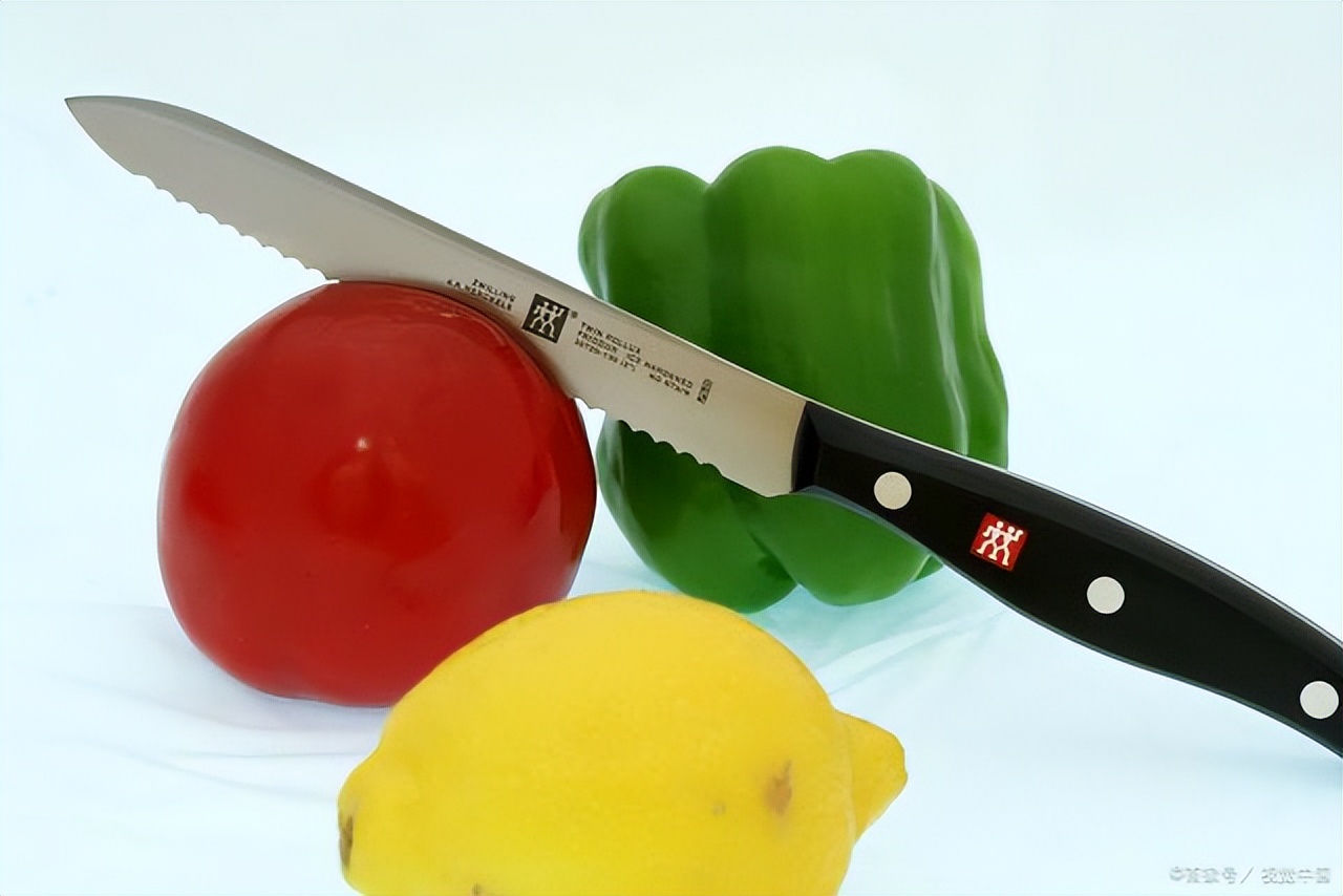 飞机过安检要不要脱帽,飞机安检需要脱衣服脱鞋吗