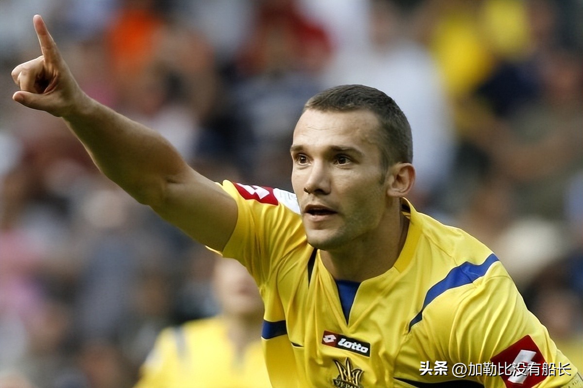 与率先出局的加拿大类似的这些足球小国，都曾出过哪些巨星代表？