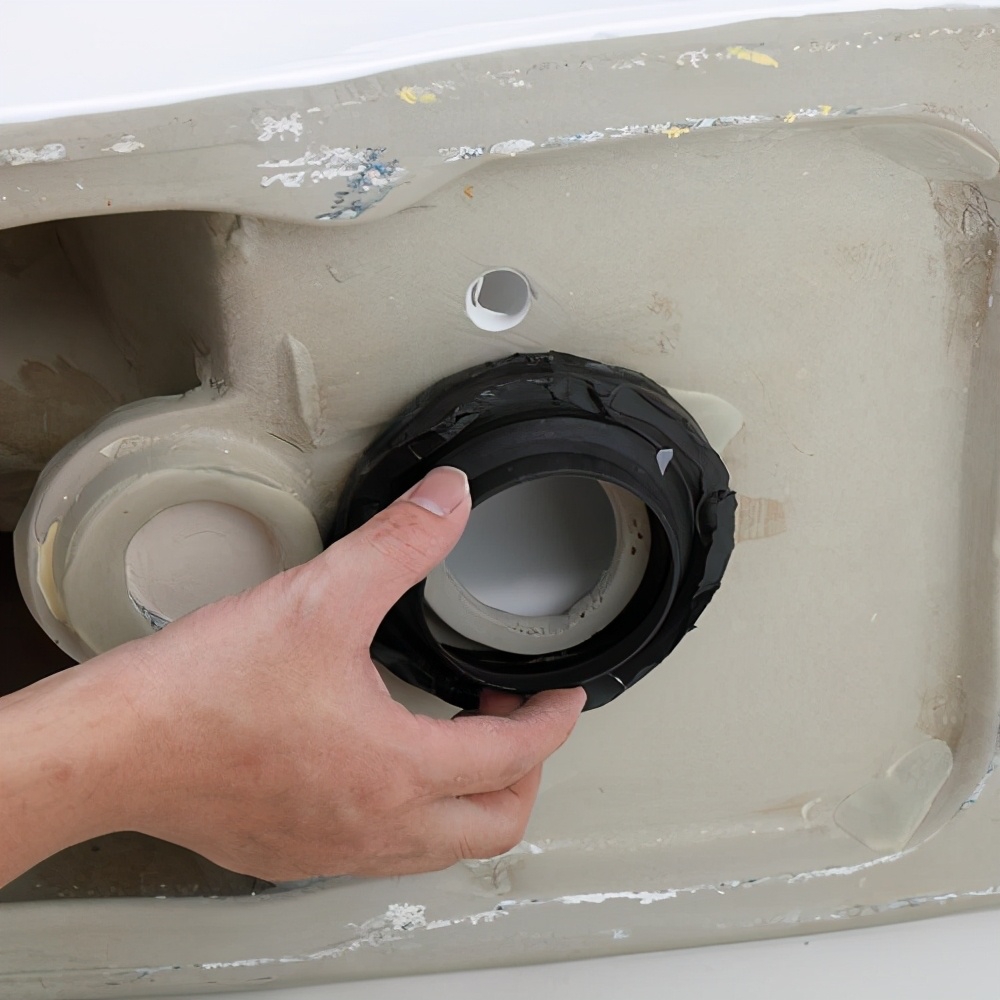 马桶一直流水找物业维修吗,马桶排污口坏是物业维修吗