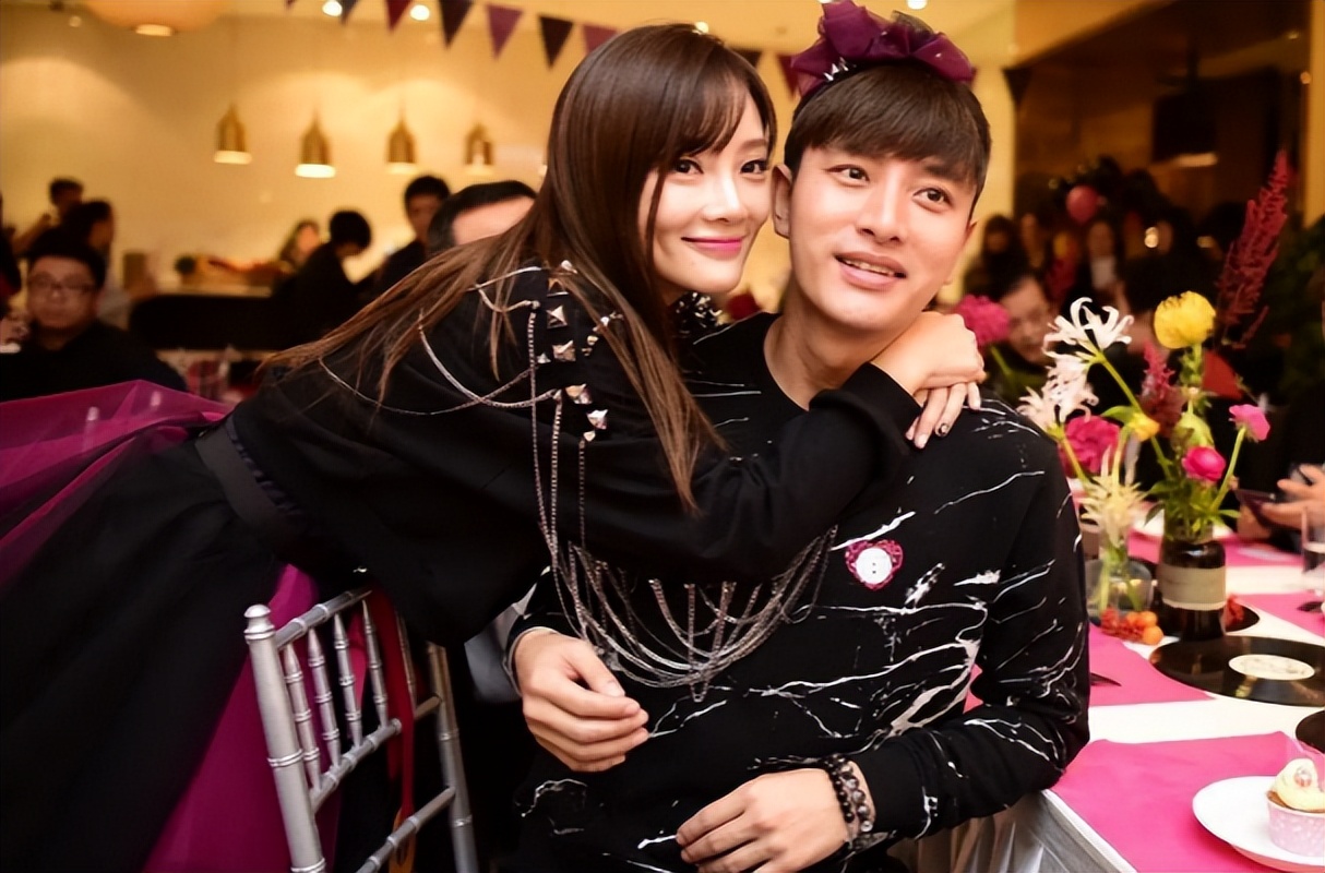 贾乃亮李小璐离婚案件民事判决书,李小璐为什么和贾乃亮离婚