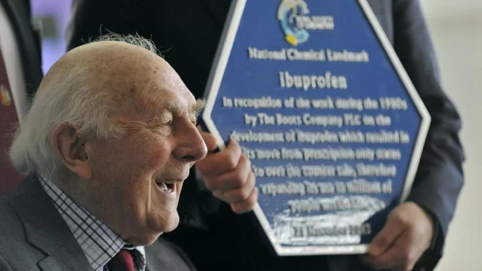 拯救“小阳人”的布洛芬炒到千价，发明它的人已去世从没赚一分钱