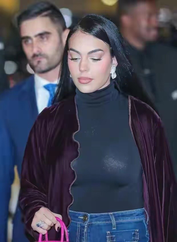 c罗出席乔治娜颁奖典礼,c罗现身乔治娜综艺