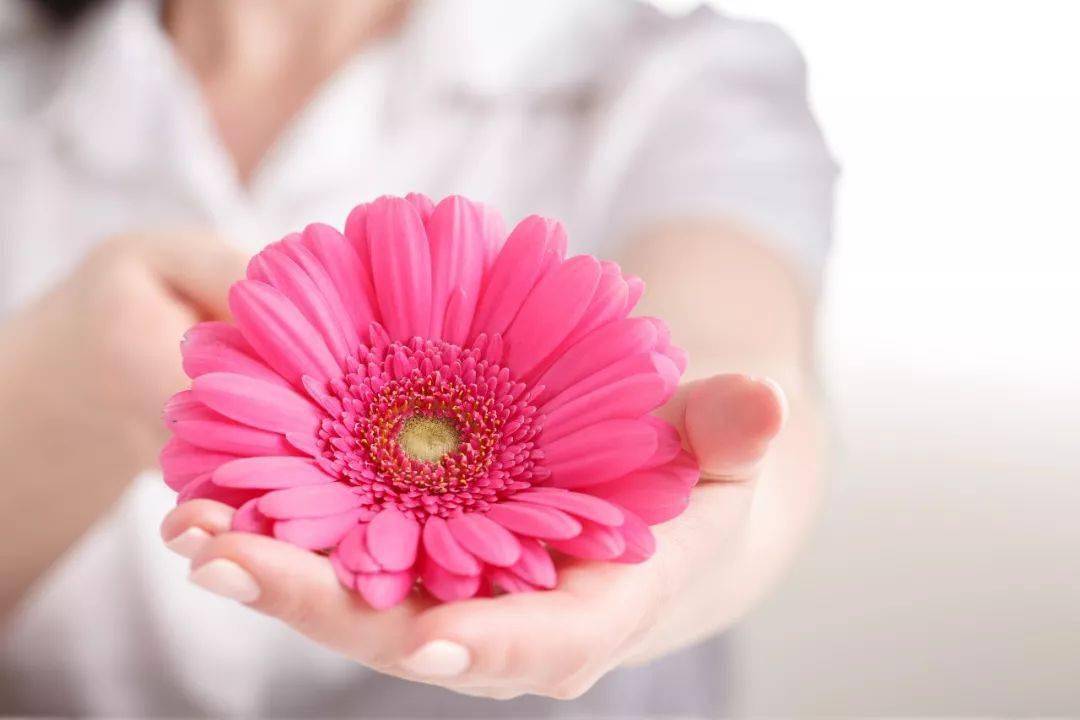 女性长期泡水里有什么危害,女生长期在水里对身体的影响