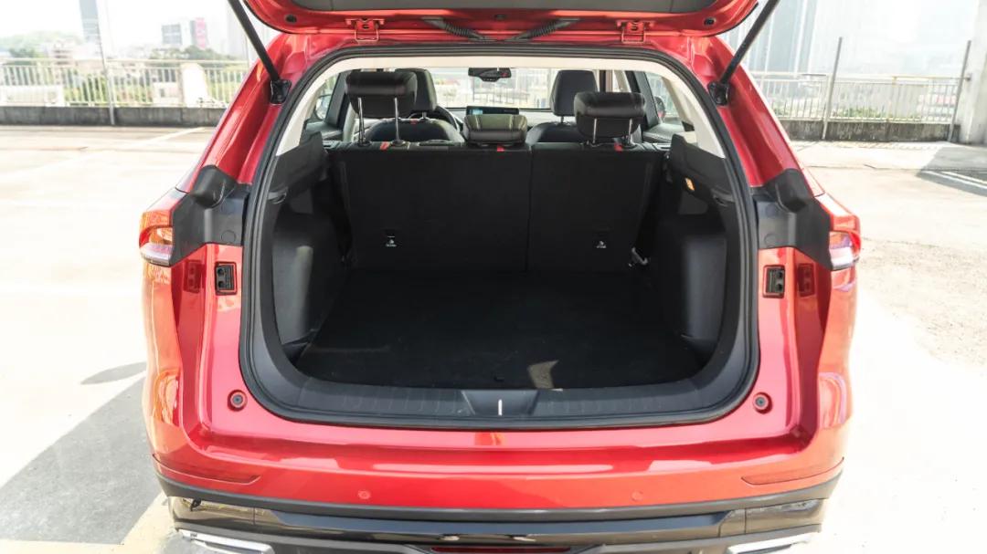 性价比高的家用车推荐哈弗h6,高性价比suv哈弗h61万