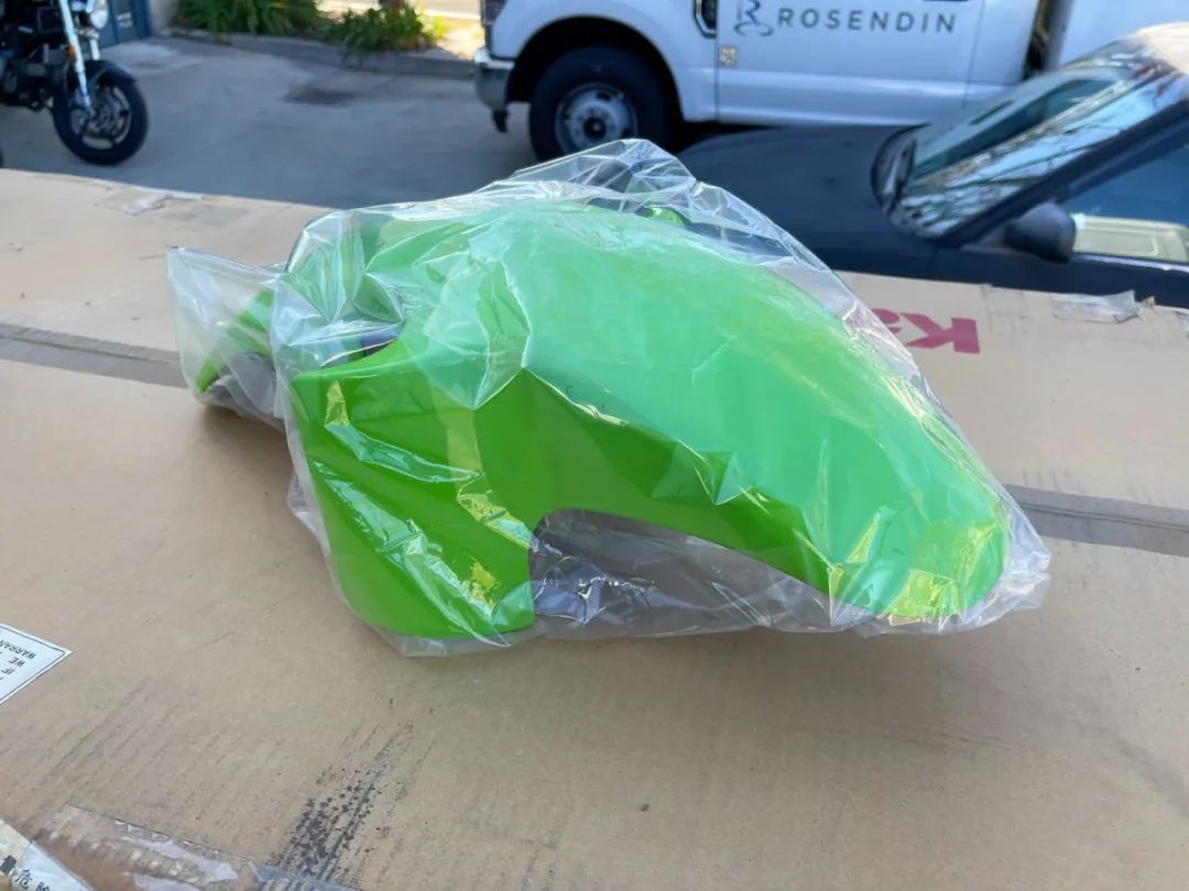 穿越时空的“全新车”，1992KAWASAKIZXR750R