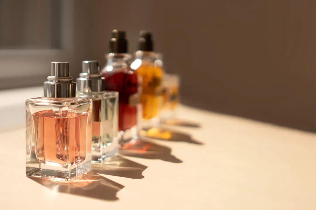 又一智商税？800元买不到一小瓶，年轻人还热烈追捧