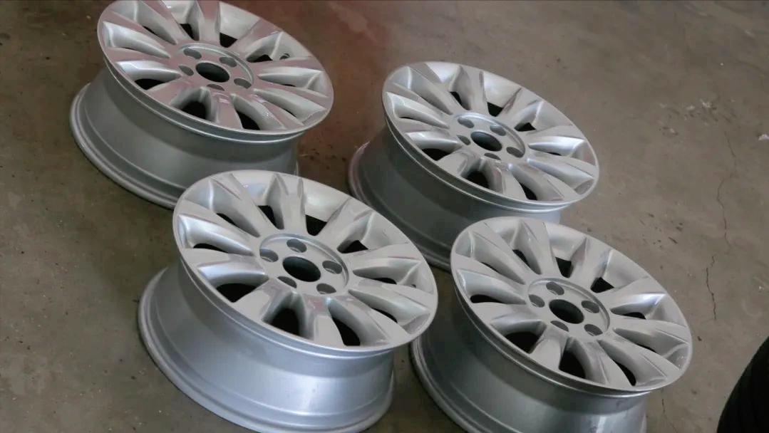 09天籁全车翻新整改多少钱,日产天籁自己撞烂了维修多少钱