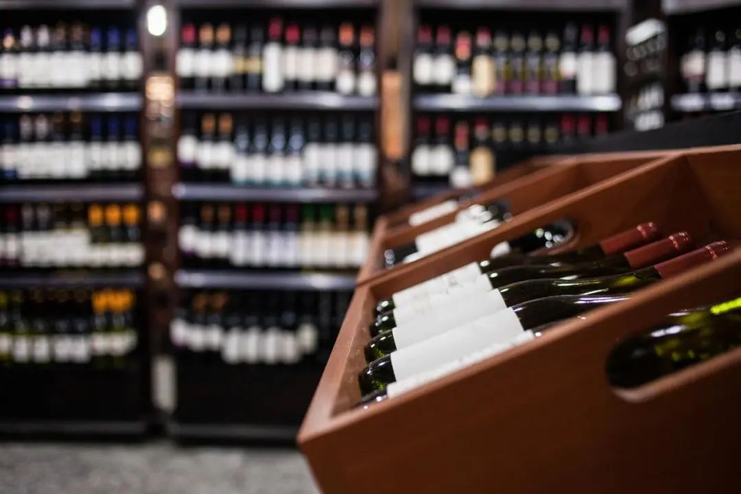 上线3个月客单价提升三成，一个批发市场里的小酒铺怎么就火了？