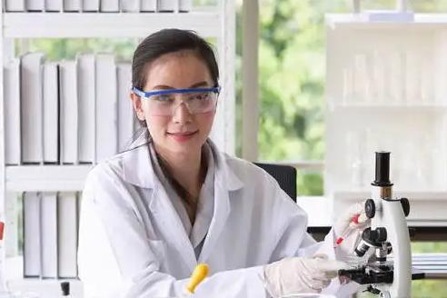 头被砍掉大脑还有意识吗？是身体感觉头掉了，还是头找不到身体了