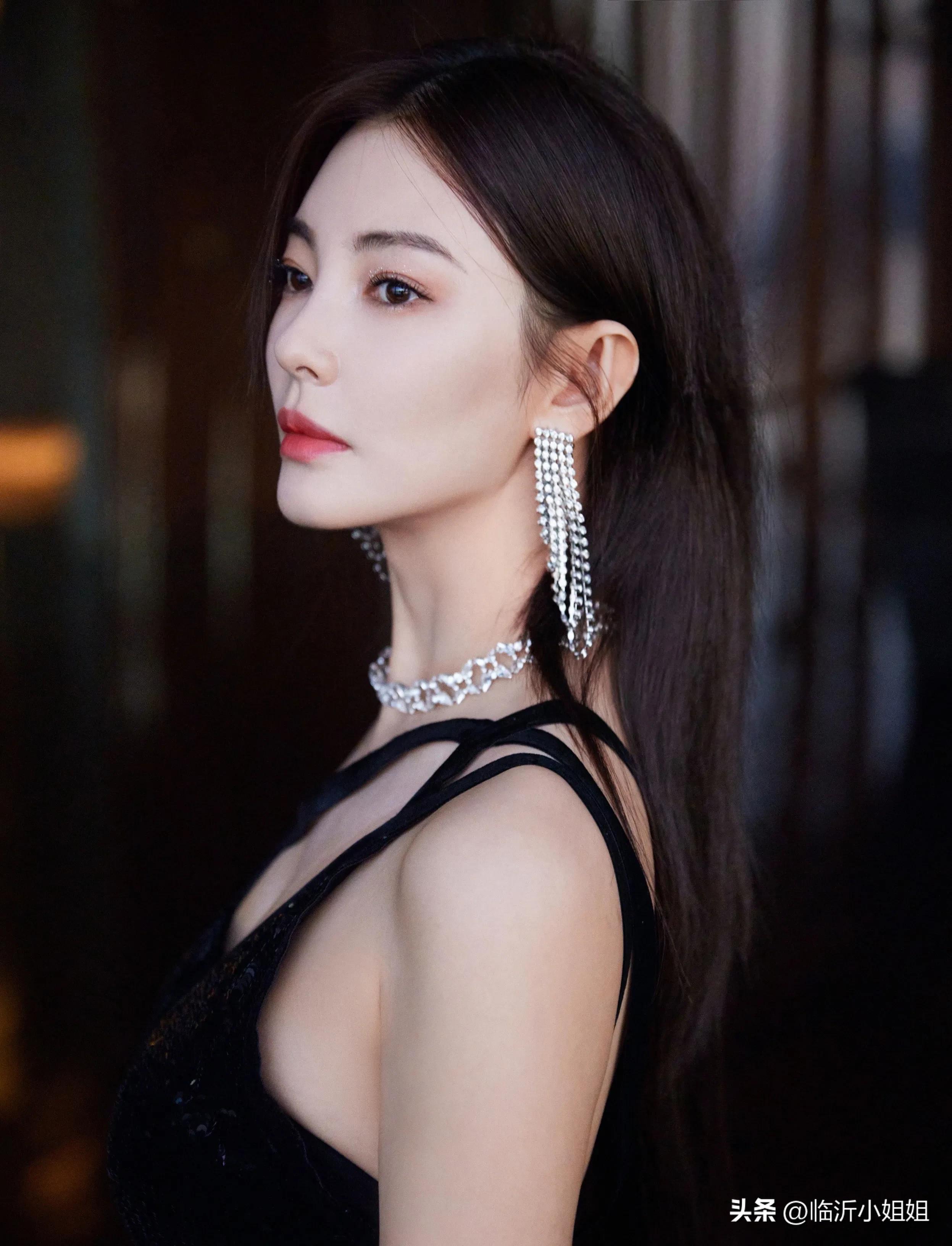 张雨绮火爆女神美到让人窒息,惊艳写真照片张雨绮