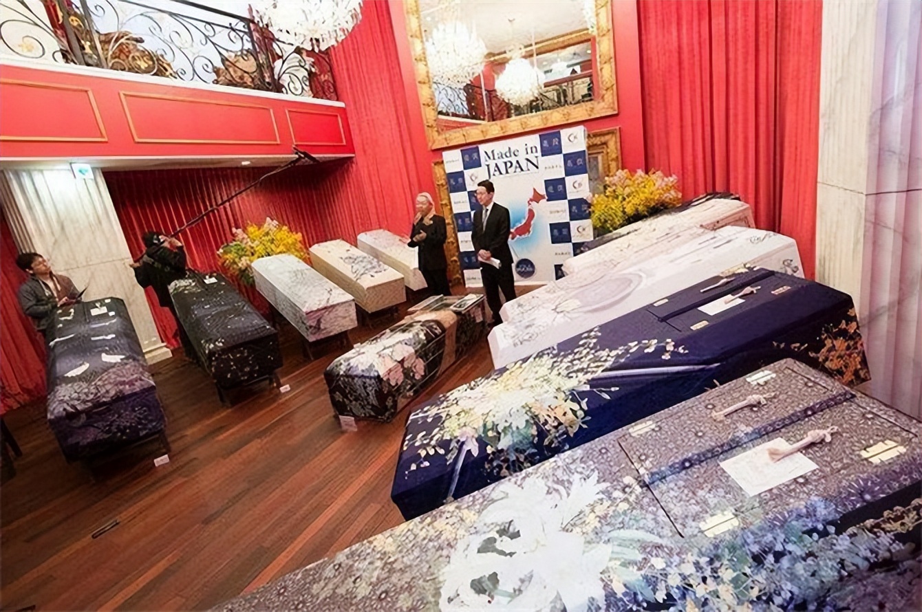 火葬场、棺材、墓碑中国全垄断，中国是如何一条龙送走日本人的？