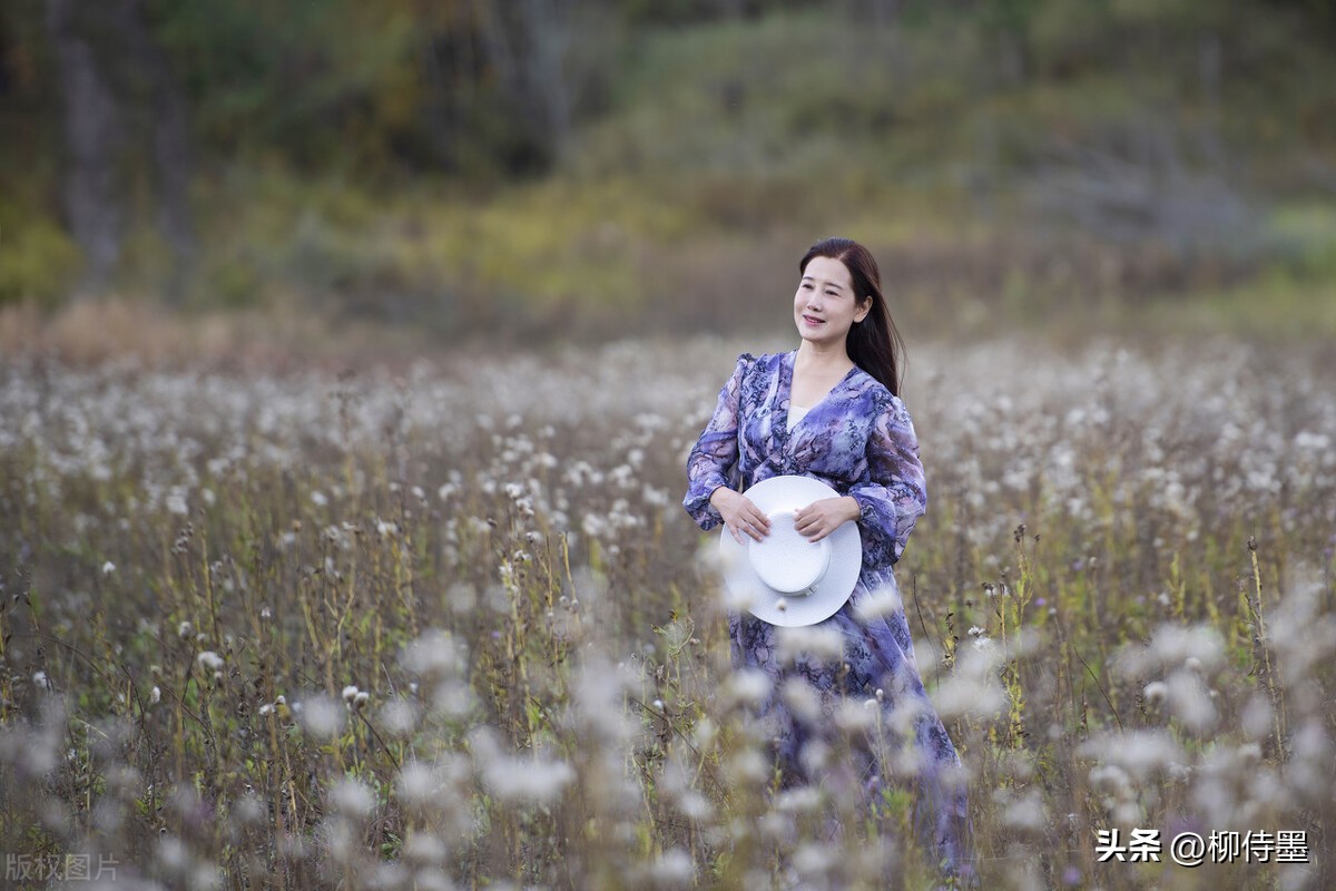 女士拍照的姿势和技巧,各种年龄段最爱的拍照姿势