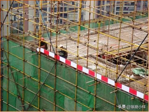 悬挑式脚手架搭设施工方案,旧房改造悬挑式脚手架搭设