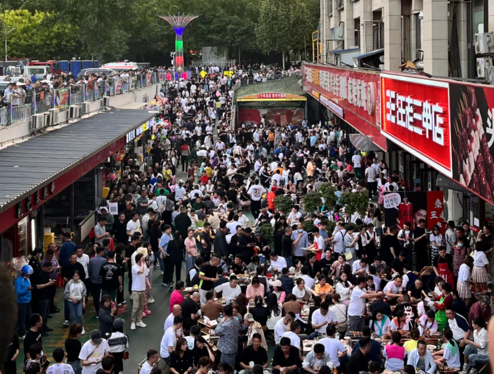 淄博为荣耀而战,为淄博荣誉而战烧烤店老板