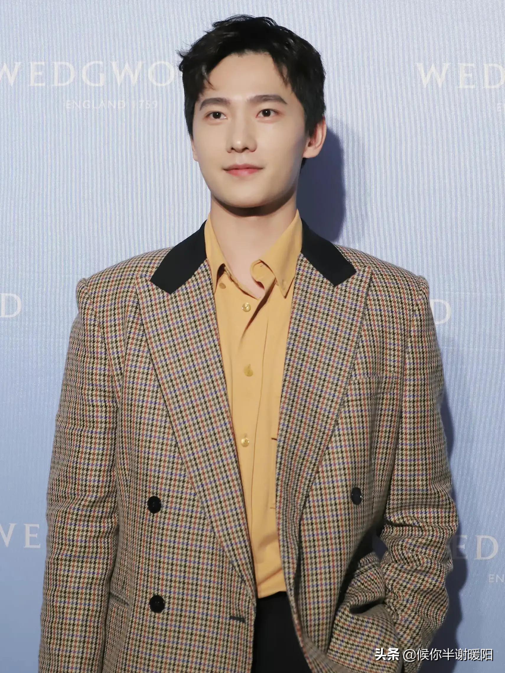 白敬亭王一博冬季穿搭,复古穿搭男士白敬亭