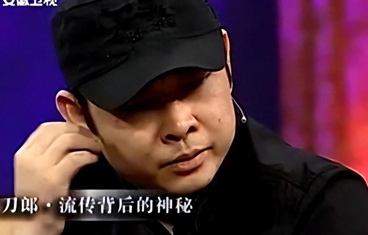 无耻之徒男的抱女的,无耻之极的男人