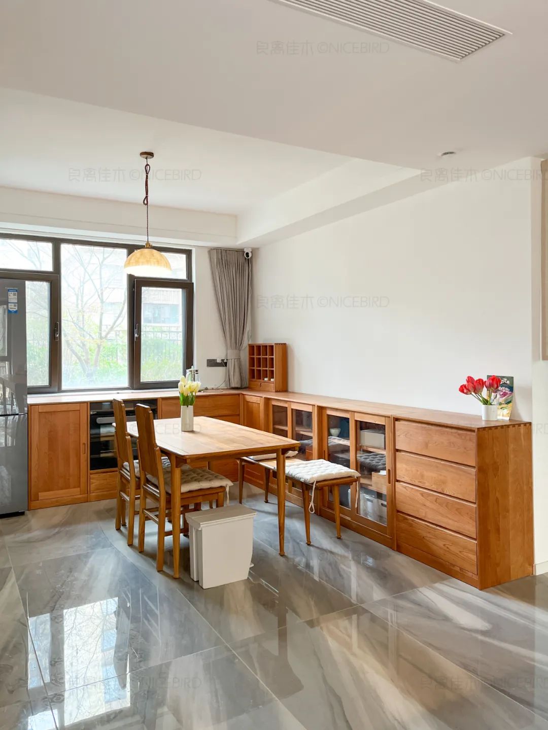 山东又上一分！烟台业主新古典风格客餐厅，樱桃木真的很温润