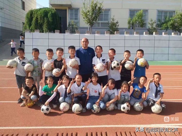 足球社团活动简介,绿茵逐梦小学生校园足球联赛