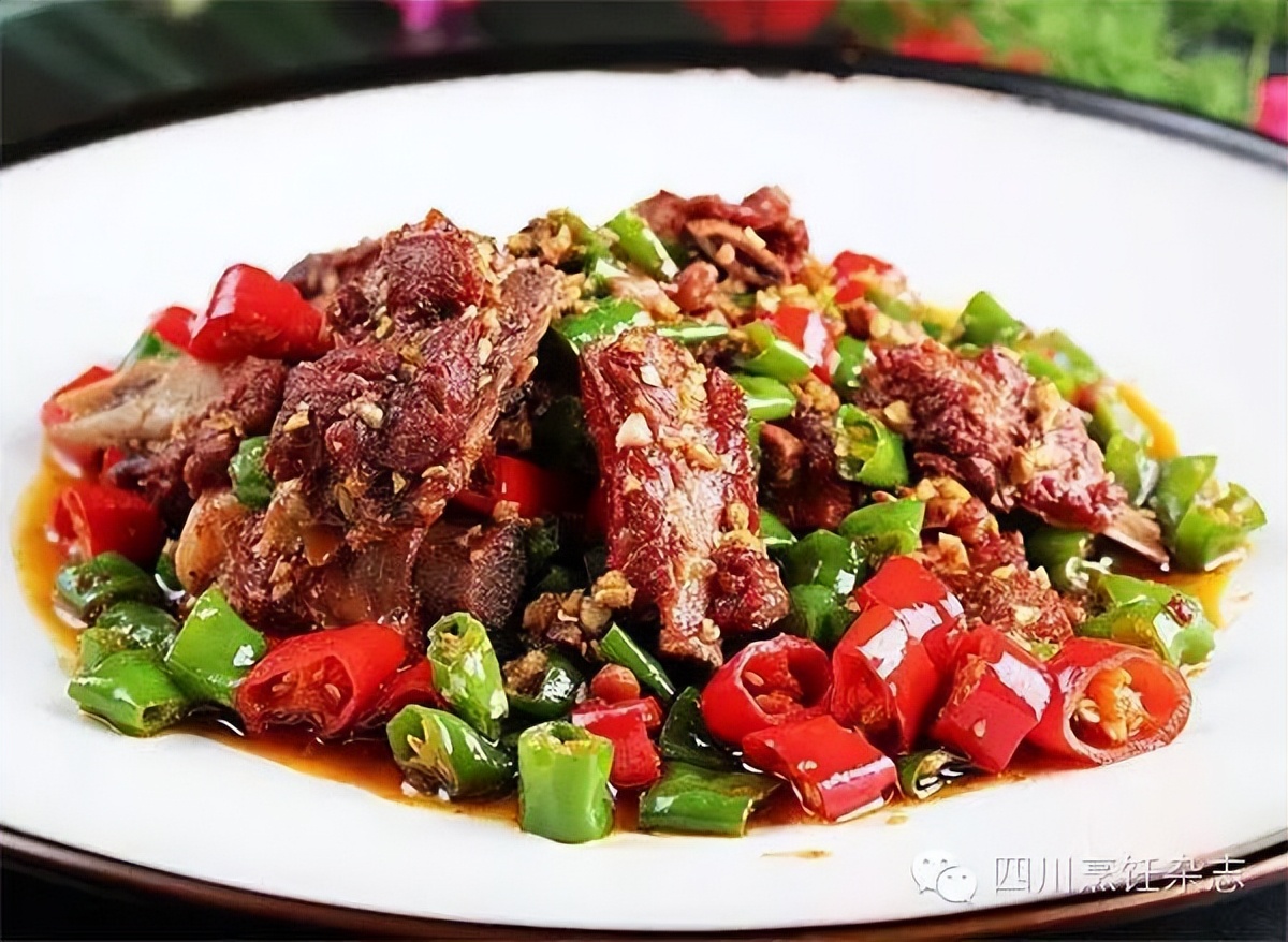 最有情怀的川味菜,又香又辣下饭的辣子鸡