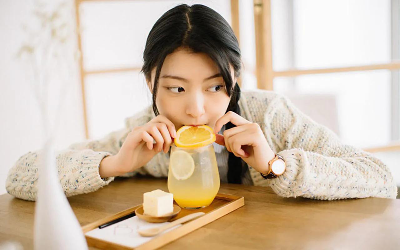 闺蜜的男朋友给她的生日礼物,闺蜜生日送了一个男朋友