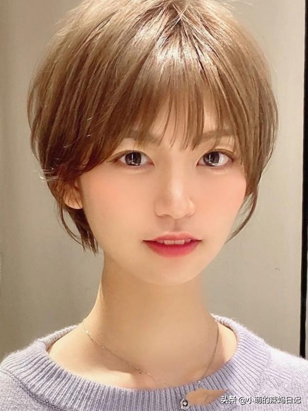 2020最火中短烫发20-30岁长发,适合头发很少又是长发的烫发