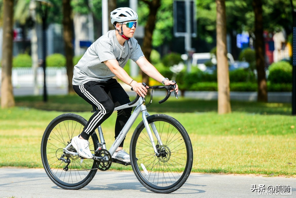 19款三阳火凤凰fnx150评测,19款三阳火凤凰fnx150测评