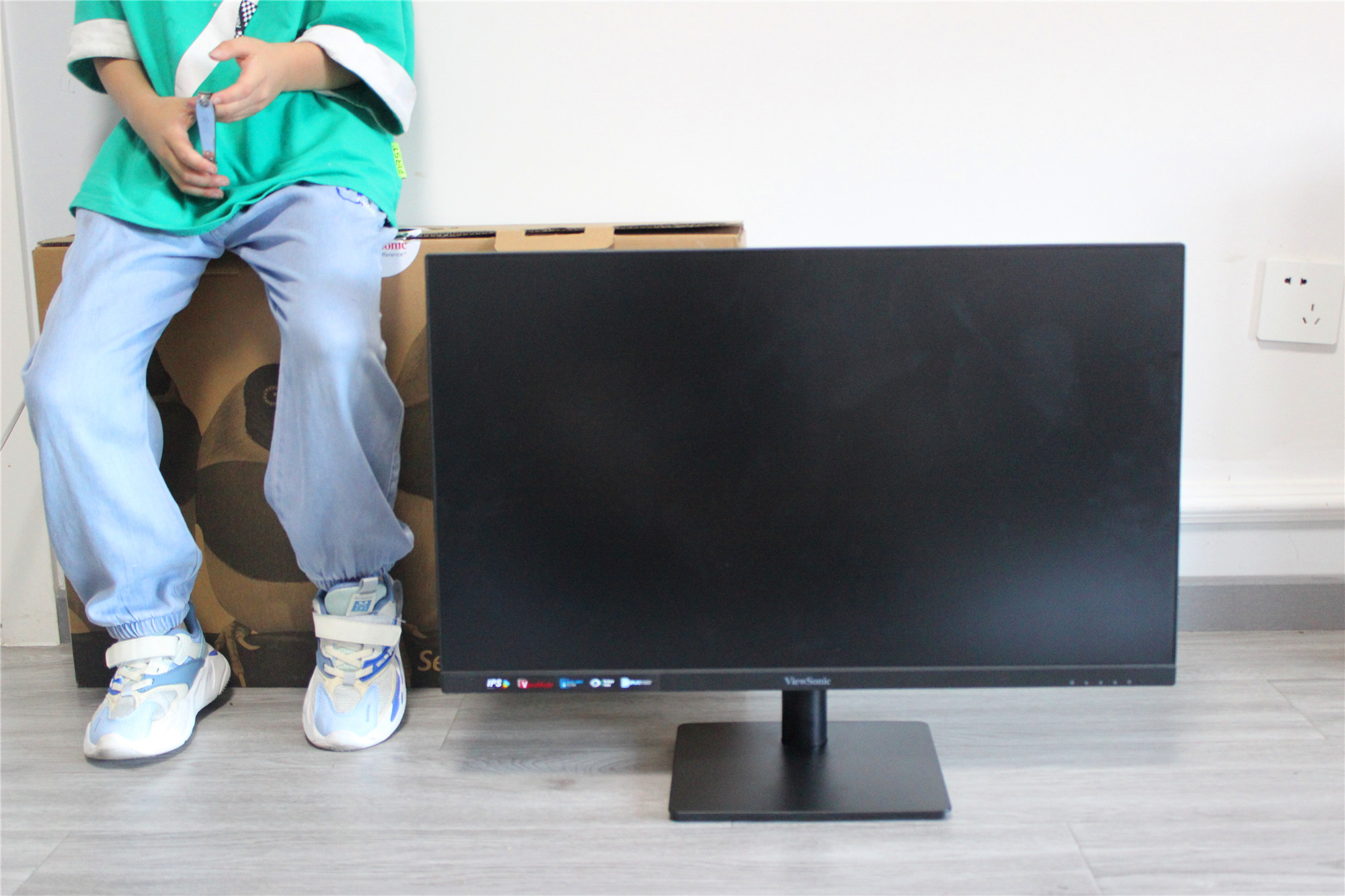 优派vx2762-4kmhdu60hz,千元电竞显示器240