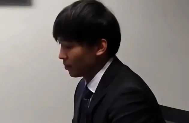 郑爽被曝剪手指、烟头烫孩子，这回彻底疯了？