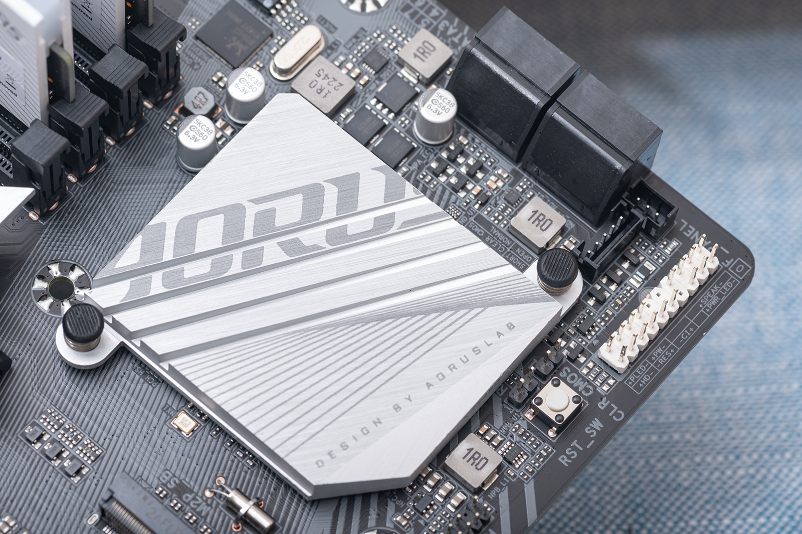 武极商智酷睿13代i5,13代酷睿cpu核显游戏测评