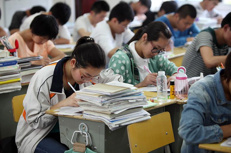 普高鸡头与重点高中凤尾差别视频,普高当鸡头还是重点高中当凤尾