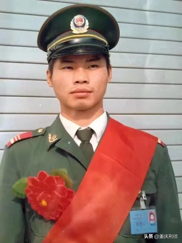 军魂不褪色薪火永相传图片,军魂不移警色依旧