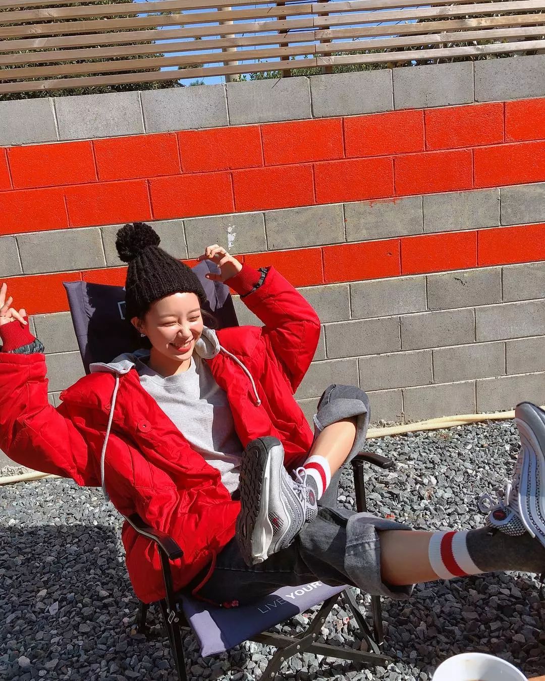 大衣短款羽绒服,时尚的短款羽绒服穿上显瘦又保暖