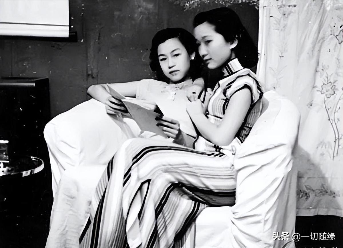 晚清真实：花楼女子媚态撩人，丰乳肥臀，30张老照片尽展风姿迷人