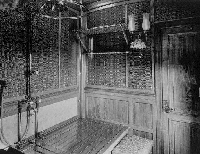 日军日记:*安妇慰**不服从管教,我很愤怒,用*刀刺**插入她的*体下**