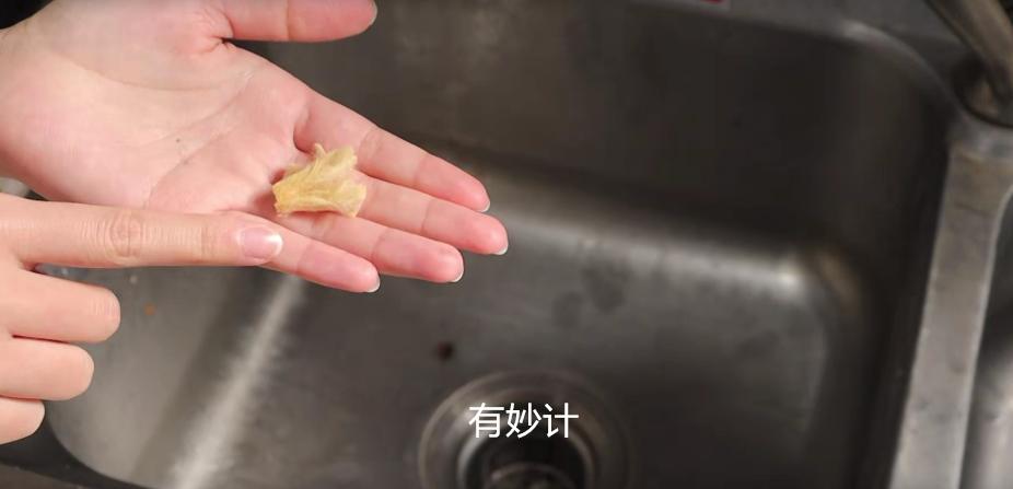 家里下水道堵塞有什么绝招,家里下水道堵了切记别用热水冲